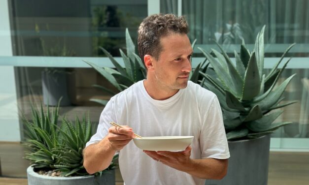 Working Lunch with Ros – Jono Alder – Bassike