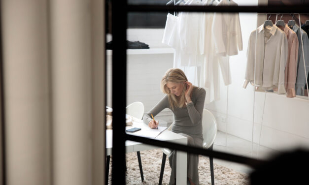 Working Lunch with Ros  – Fiona Myer – White Story
