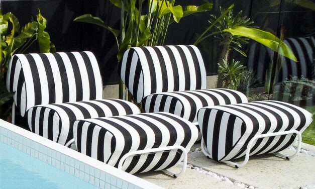 T.H. Brown Outdoor Trend Module Lounge & Footstool set – At Home